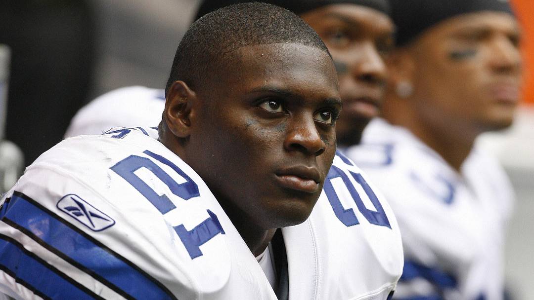 Oct 15, 2006; Dallas, TX, USA; Dallas Cowboys running back (21) Julius Jones on the sidelines against Houston Texans at Texas Stadium. The Cowboys beat the Texans 34-6. 