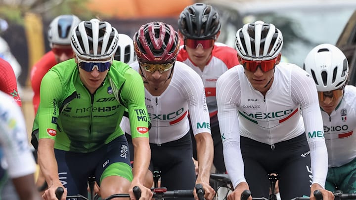 Isaac del Toro y Eder Frayre compiten en el Mundial de ciclismo representando a México.