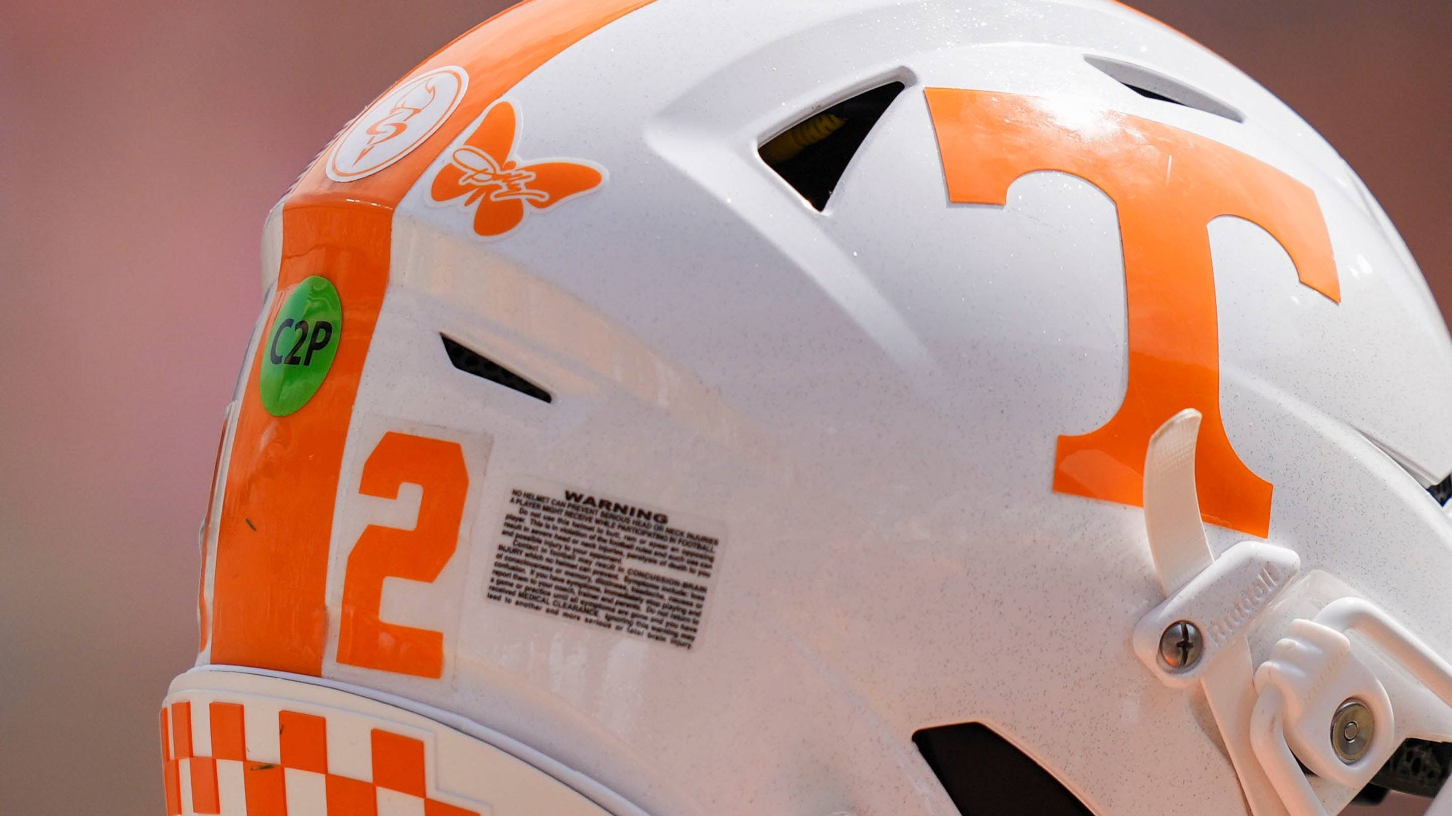 2028 Running Back Says "He Treats Me Like a Son" When Talking About a Tennessee Coach