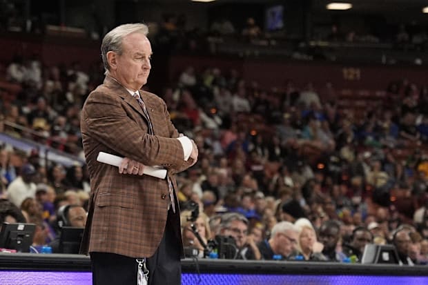Vic Schaefer looks on during Texas' win over LS