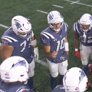 Al Michaels even loved the way Drake Maye points. 