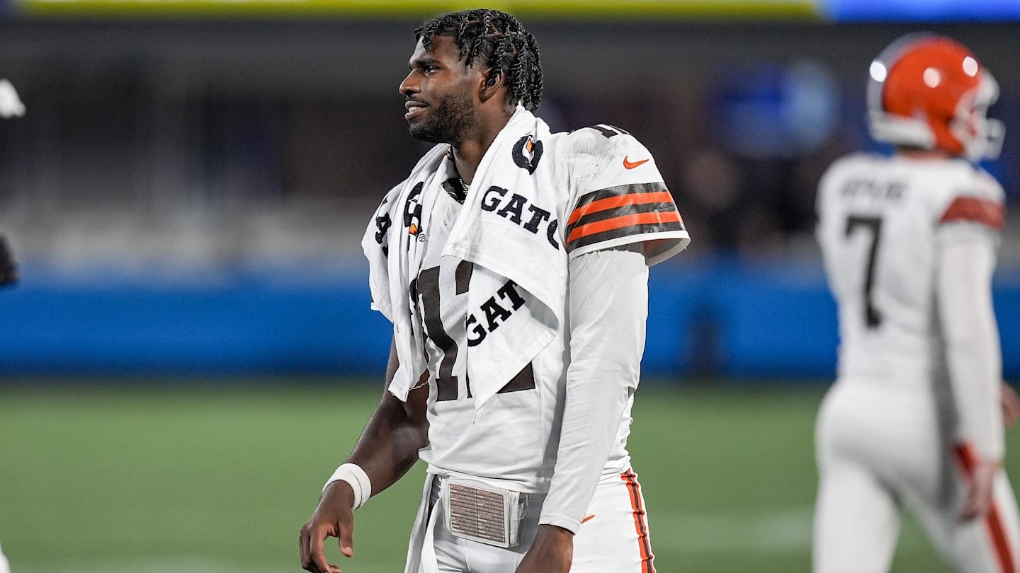 Eagles’ Jalen Hurts Addresses Shedeur Sanders Conversation