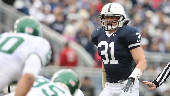 Penn State Nittany Lions linebacker Paul Posluszny (31)