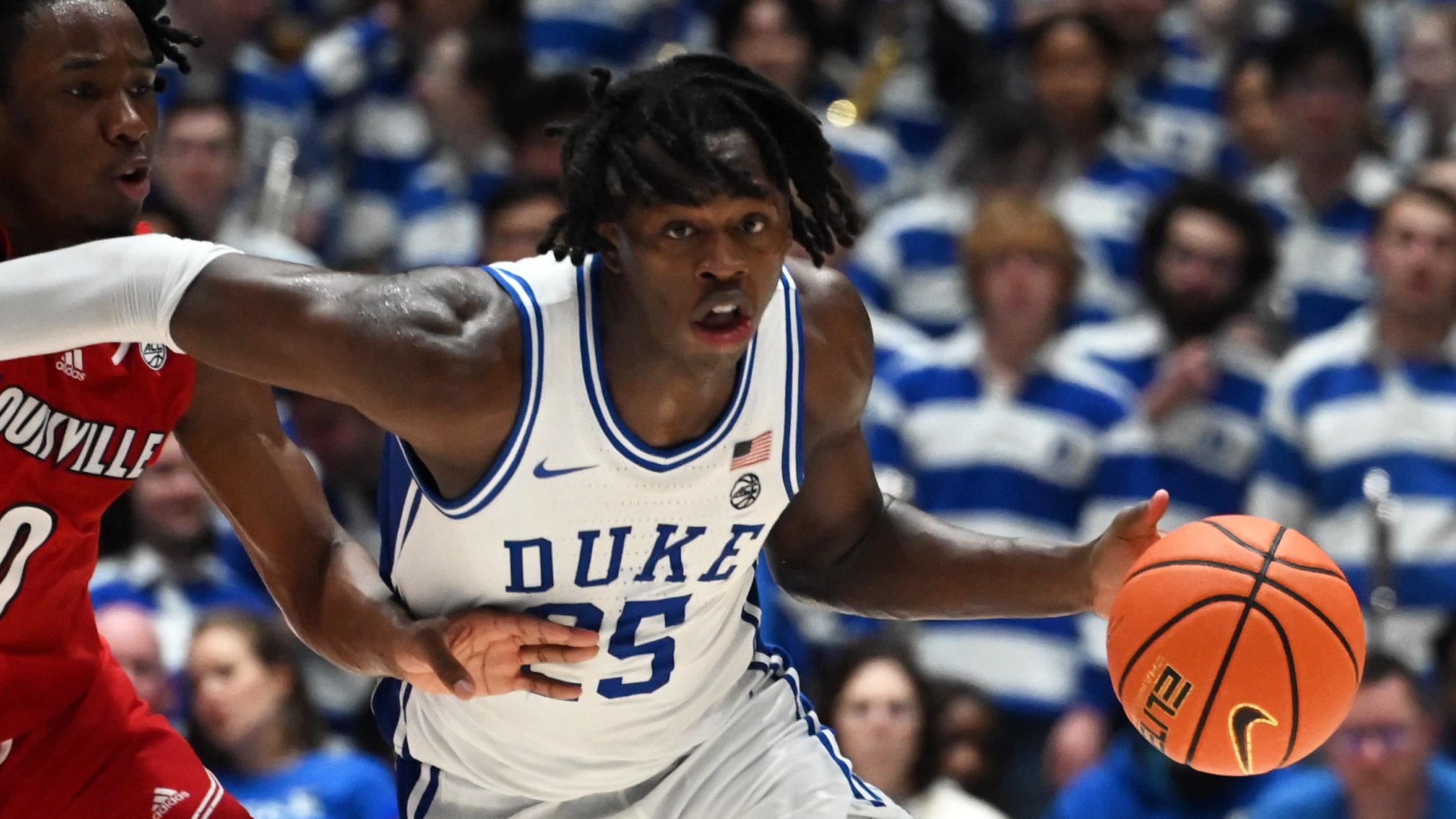 Duke Starting Forward Mark Mitchell Announces Intention to Enter Transfer  Portal