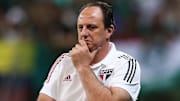 Ídolo do tricolor negou ter problemas com o elenco, mas não poupou críticas