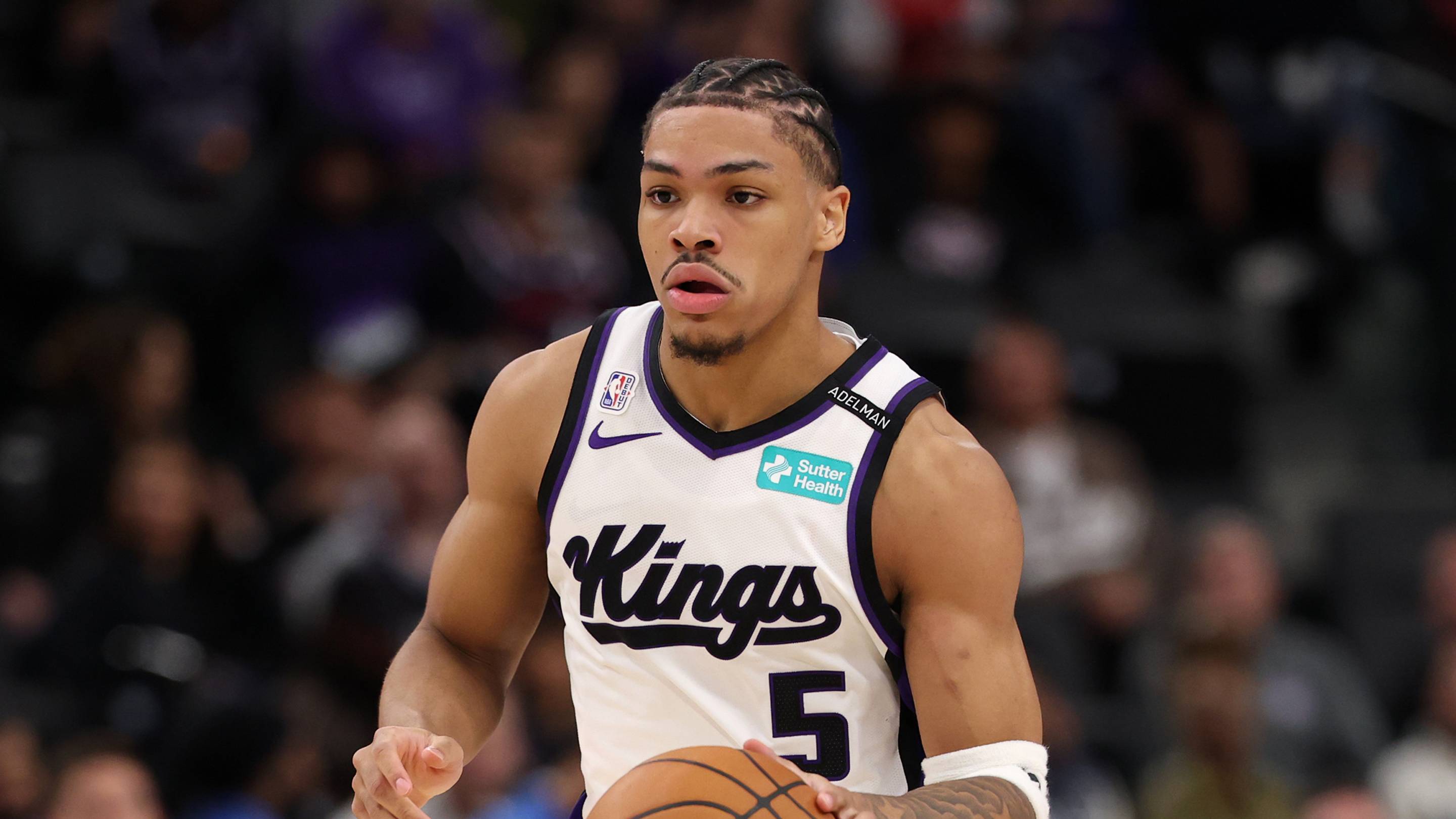 The Kings finally sign another point guard to a two-way contract