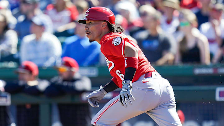 Cincinnati Reds shortstop Edwin Arroyo (56) runs 