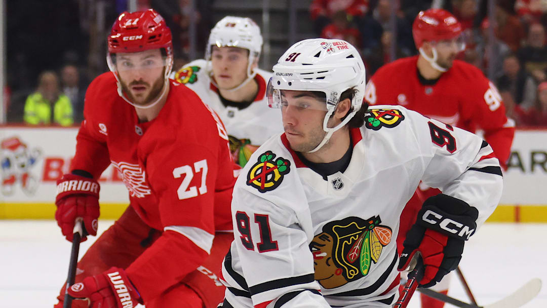 Chicago Blackhawks v Detroit Red Wings