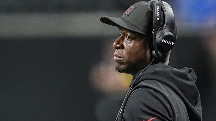 Aug 15, 2025; Atlanta, Georgia, USA; Atlanta Falcons head coach Raheem Morris on the sideline during the game against the Tennessee Titans at Mercedes-Benz Stadium. Mandatory Credit: Dale Zanine-Imagn Images