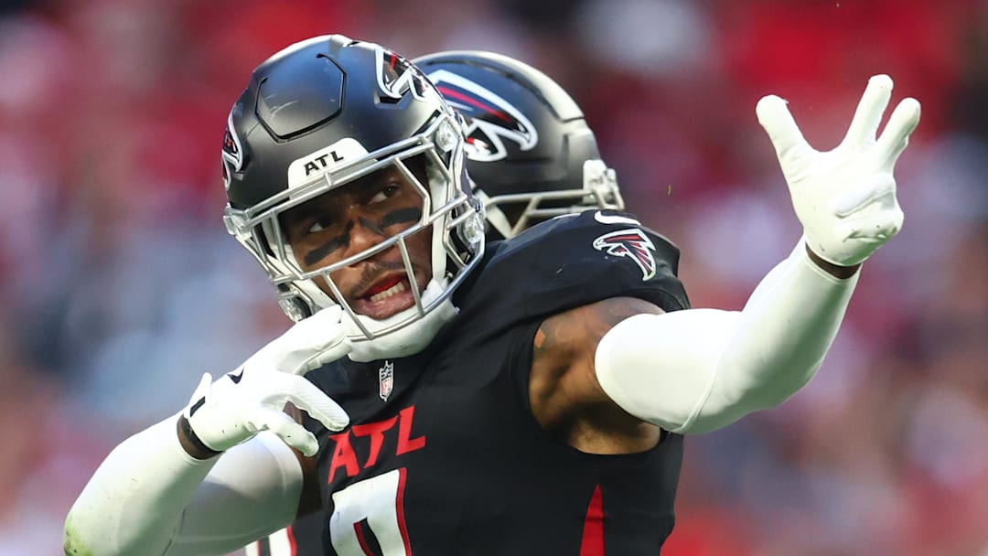 Dec 21, 2025; Glendale, Arizona, USA;  Atlanta Falcons tight end Kyle Pitts Sr. (8) reacts after making a first down against the Arizona Cardinals during the second half at State Farm Stadium. Mandatory Credit: Mark J. Rebilas-Imagn Images
