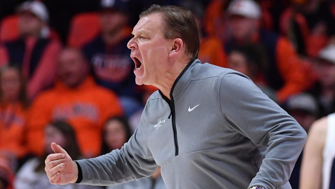 Illinois Fighting Illini coach Brad Underwood instructs his team against the Minnesota Golden Gophers at State Farm Center. 