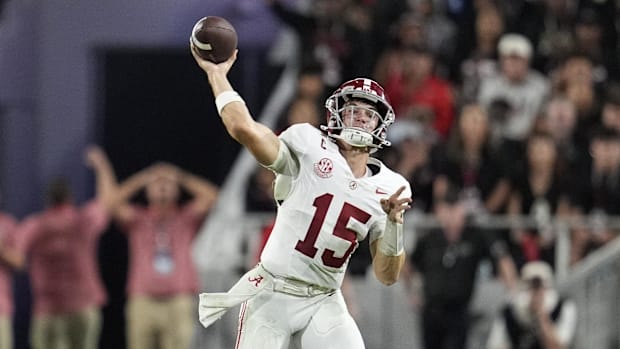 Alabama Crimson Tide quarterback Ty Simpson (15) 