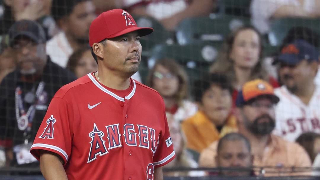 Los Angeles Angels manager Kurt Suzuki (8) walks to the mound