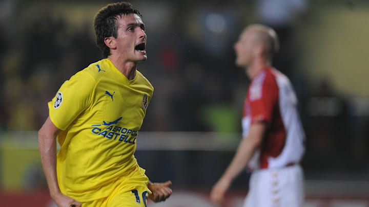 Villarreal's Joseba Llorente celebrates