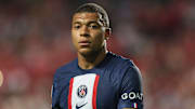 Kylian Mbappé ne semble pas heureux.