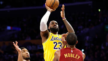 Cleveland Cavaliers v Los Angeles Lakers