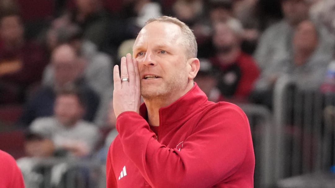 Mar 11, 2026; Chicago, IL, USA; Indiana Hoosiers head coach Darian Devries shouts instructions to his team against the Northwestern Wildcats during the first half at United Center. Mandatory Credit: David Banks-Imagn Images