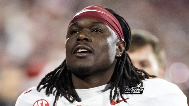 Dec 19, 2025; Norman, OK, USA; Alabama Crimson Tide linebacker Deontae Lawson (0) against the Oklahoma Sooners during the CFP National Playoff First Round at Gaylord Family Oklahoma Memorial Stadium. 