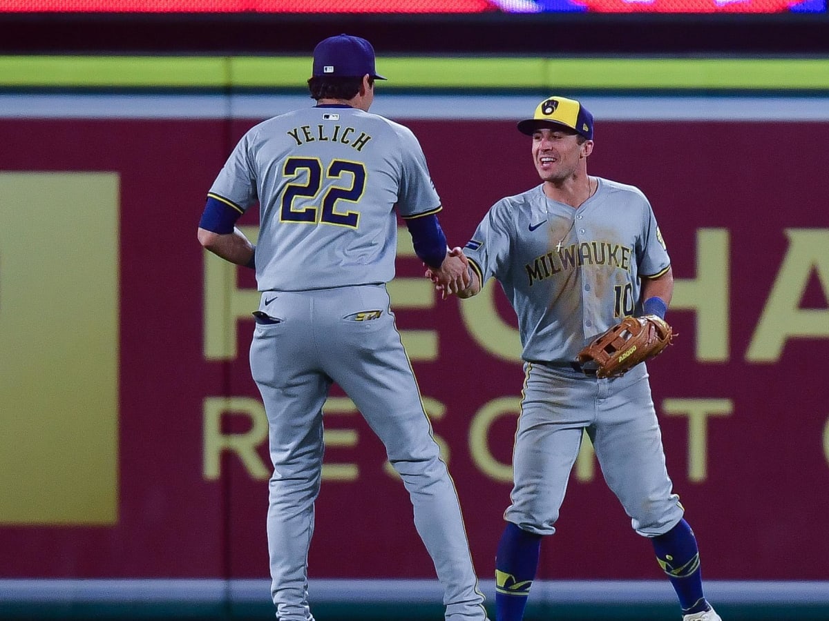 サインボール Sal Frelick & Christian Yelich 01j0r7zx28y2jqny0brb.jpg