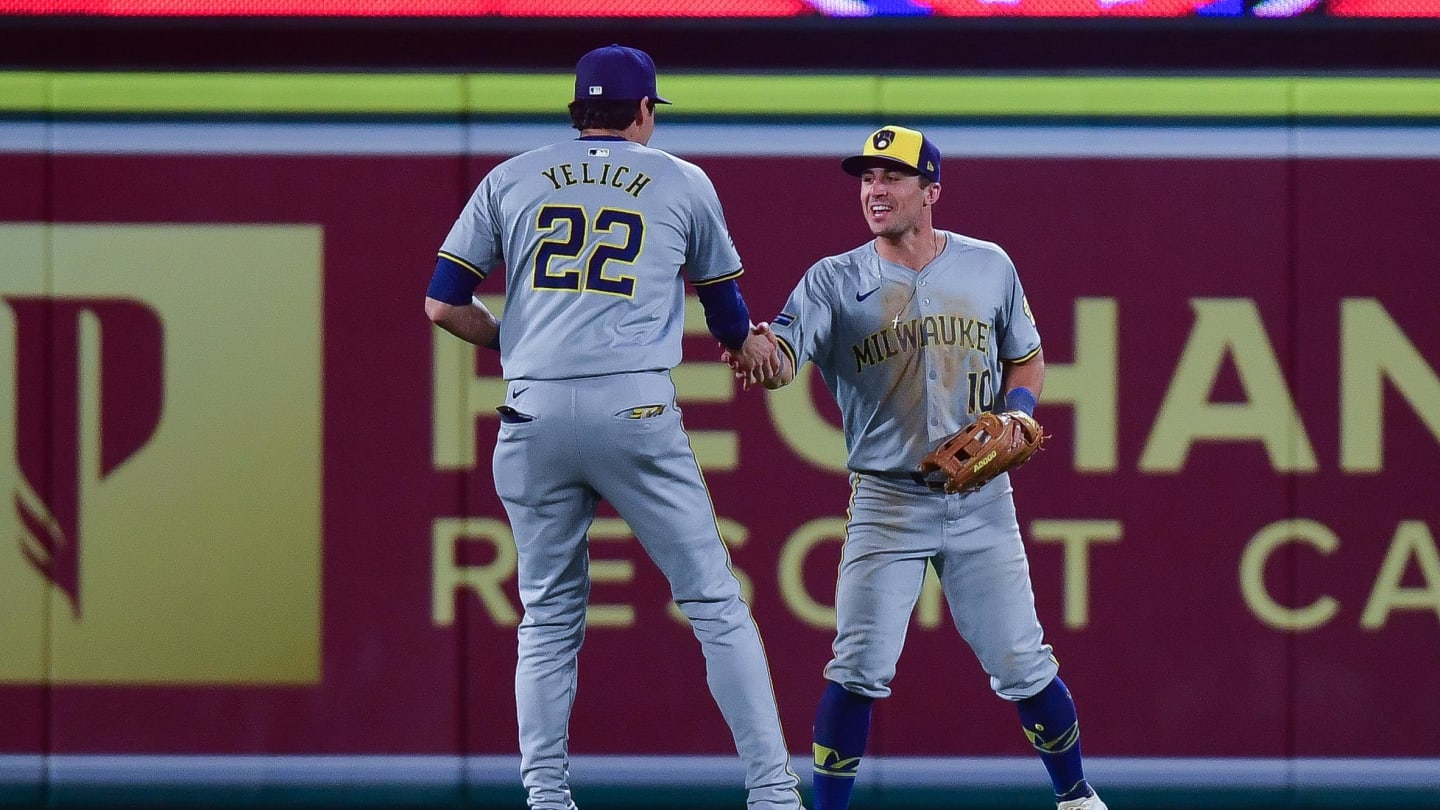 サインボール Sal Frelick & Christian Yelich 01j0r7zx28y2jqny0brb.jpg