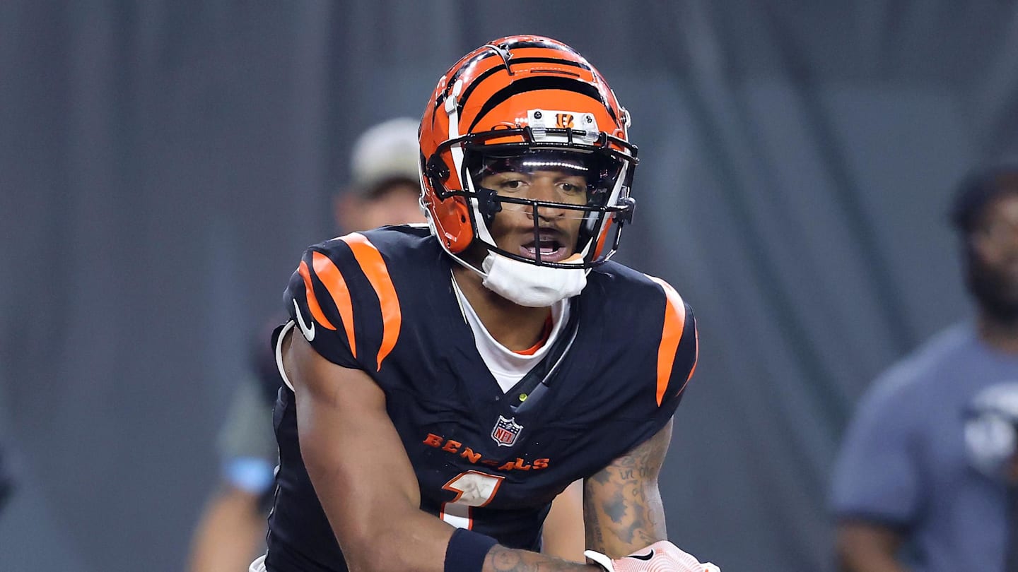 Ja'Marr Chase Debuts Deion's Cleats in Bengals Colors
