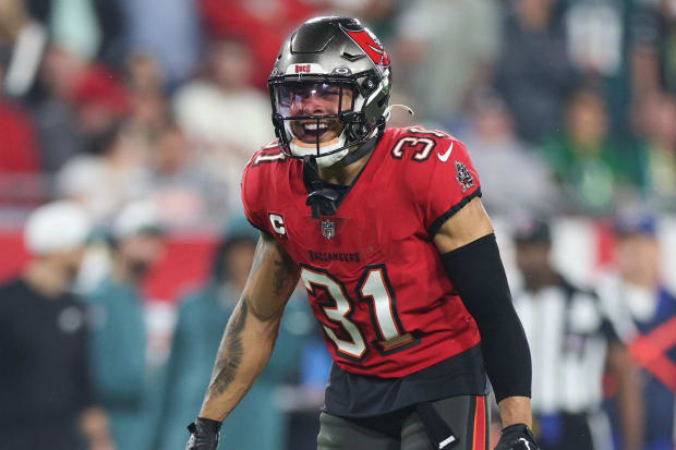 Tampa Bay Buccaneers defensive back Antione Winfield Jr on the field during the 2024 NFL Wild Card game against the Eagles.