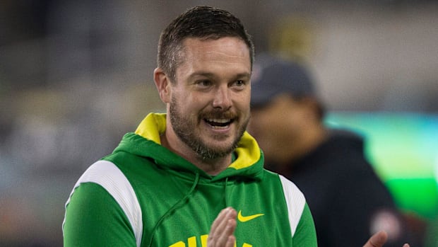 Oregon Ducks Battling SEC Powerhouses For Five-Star Recruit Tyler Atkinson 