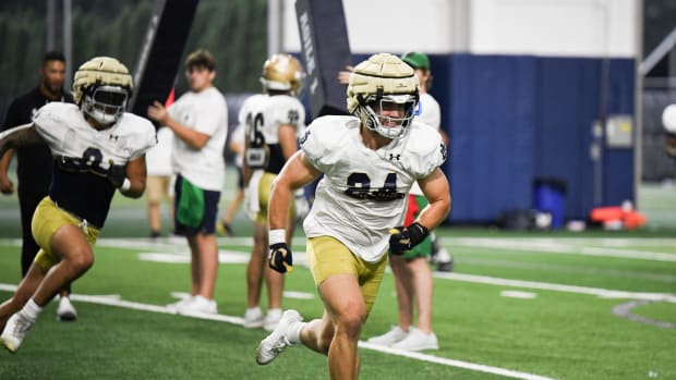 Jack Kiser practices at linebacker during Notre Dame's 2023 fall camp