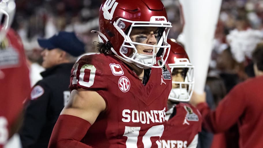 Oklahoma Sooners quarterback John Mateer against the Alabama Crimson Tide during the College Football Playoff first round.