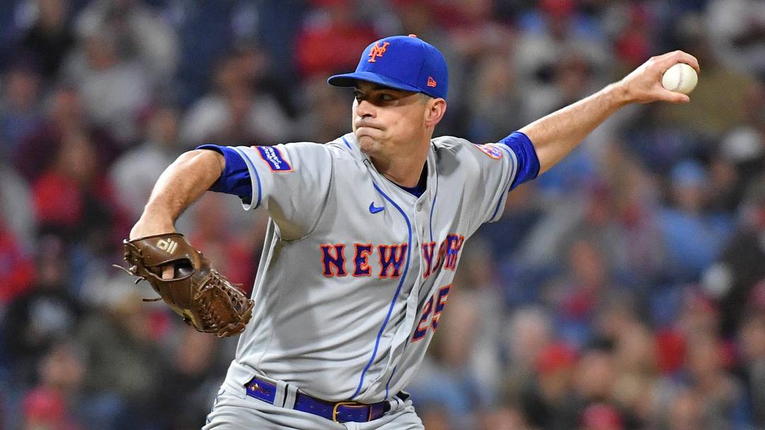 Sep 22, 2023; Philadelphia, Pennsylvania, USA; New York Mets relief pitcher Brooks Raley (25) throws a pitch during the ninth inning against the Philadelphia Phillies at Citizens Bank Park.