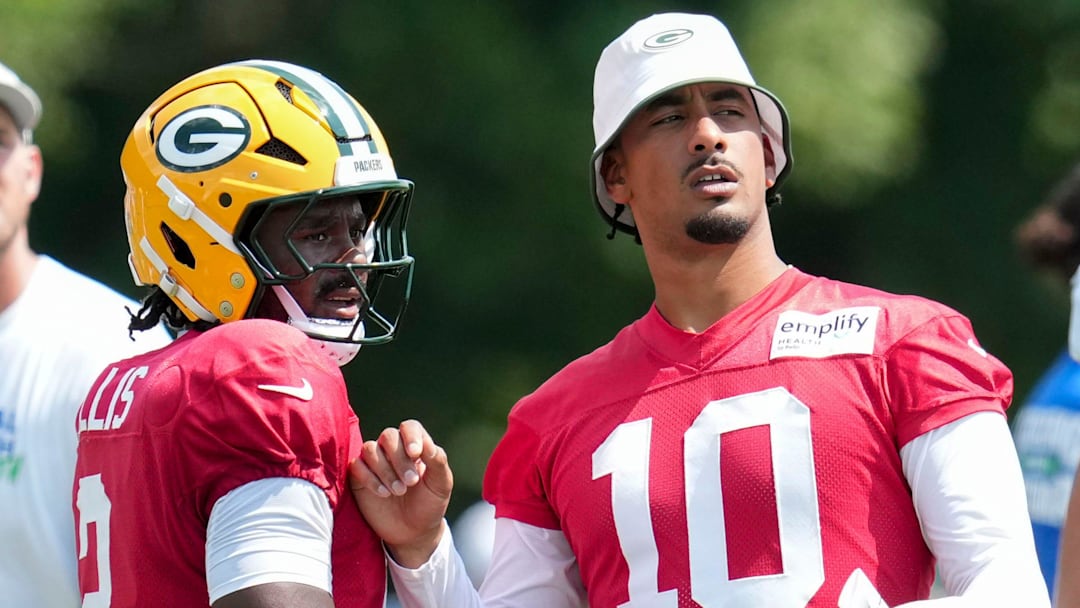 Quarterbacks Malik Willis and Jordan Love both suffered injuries in the Packers loss to the Bears last Saturday. Quarterbacks Malik Willis and Jordan Love both suffered injuries in the Packers loss to the Bears last Saturday.