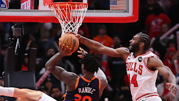 New York Knicks v Chicago Bulls