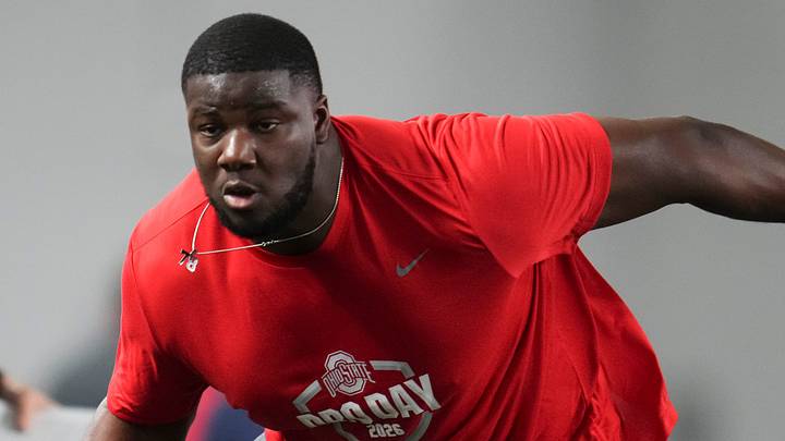 Ohio State Buckeyes offensive lineman Ethan Onianwa