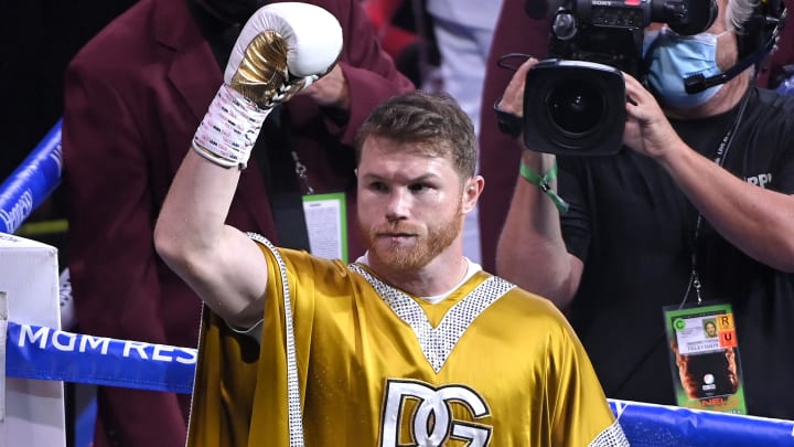 "Canelo" ganó sus tres combates del 2021