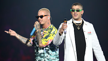 J Balvin y Bad Bunny cantaron en el Super Bowl de 2020