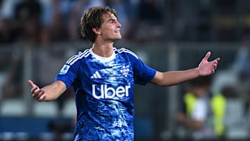 Nico Paz peut potentiellement quitter Côme cet été.