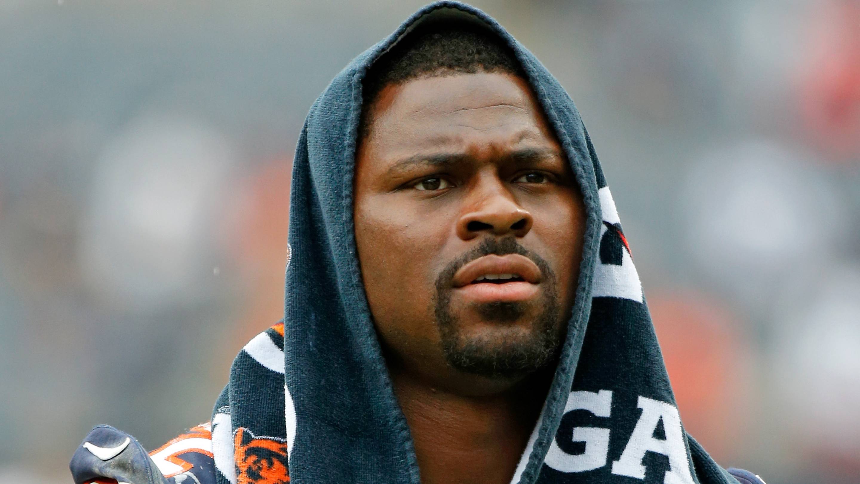 Adam Schefter hints a Bears, Khalil Mack trade is already in the works