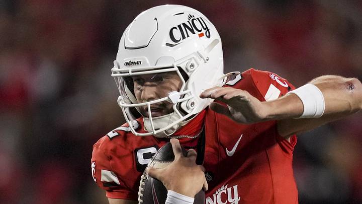Cincinnati Bearcats quarterback Brendan Sorsby