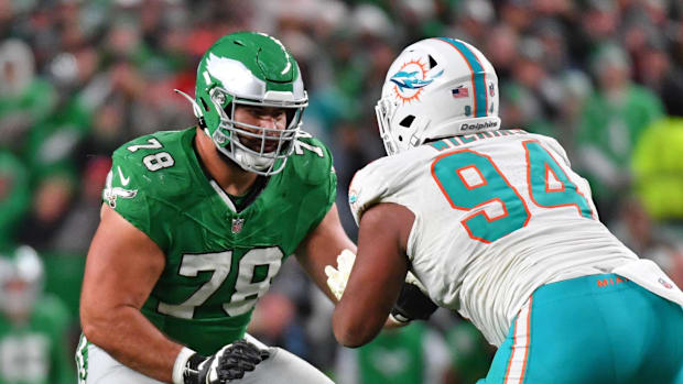 Philadelphia Eagles guard Sua Opeta (78) blocks Miami Dolphins 