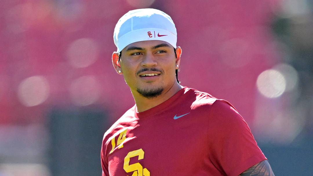 Oct 11, 2025; Los Angeles, California, USA; USC Trojans quarterback Jayden Maiava (14) warms up prior to the game against the Michigan Wolverines at United Airlines Field at the Los Angeles Memorial Coliseum. Mandatory Credit: Jayne Kamin-Oncea-Imagn Images Oct 11, 2025; Los Angeles, California, USA; USC Trojans quarterback Jayden Maiava (14) warms up prior to the game against the Michigan Wolverines at United Airlines Field at the Los Angeles Memorial Coliseum. Mandatory Credit: Jayne Kamin-Oncea-Imagn Images