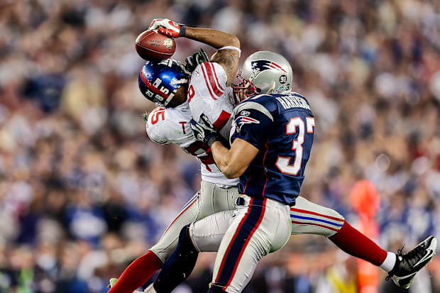 David Tyree makes the helmet catch