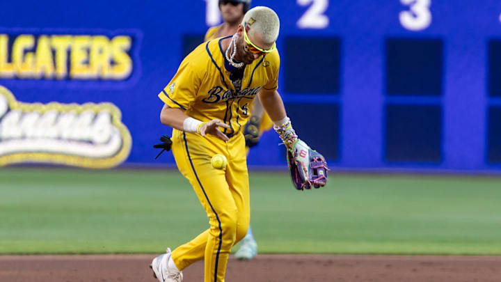 Savannah Banana shortstop Ryan Cox (6) warms up ahead of the top of the first inning during the Savannah Bananas game against the Texas Tailgaters Saturday, Aug. 30, 2025 at PNC Park in Pittsburgh, Pa. Savannah Banana shortstop Ryan Cox (6) warms up ahead of the top of the first inning during the Savannah Bananas game against the Texas Tailgaters Saturday, Aug. 30, 2025 at PNC Park in Pittsburgh, Pa.