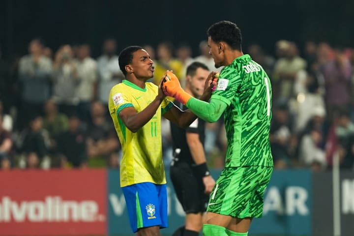 Brasil se classificou nas penalidades, no brilho de João Pedro