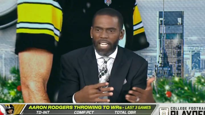 Randy Moss called out Aaron Rodgers on ESPN ahead of a massive Steelers-Ravens clash. 