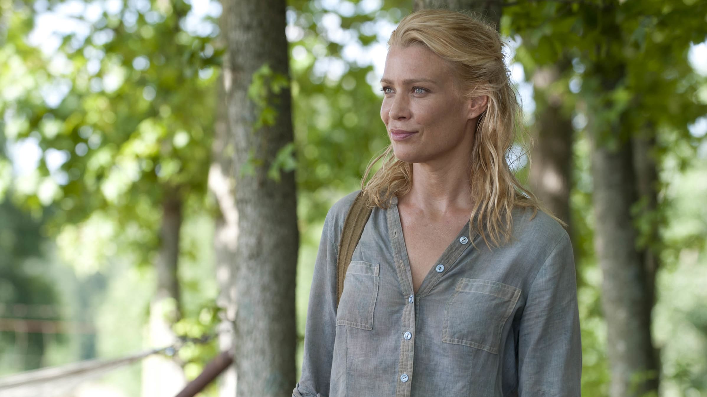 What happened to Andrea (Laurie Holden) in The Walking Dead series?, image size:2395x1347