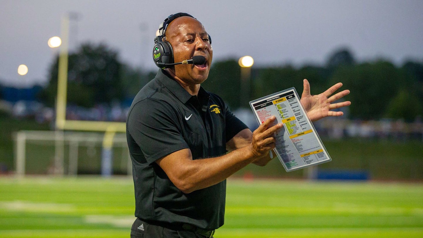 Bobby Acosta steps down as St. John Vianney (New Jersey) head football coach: Report