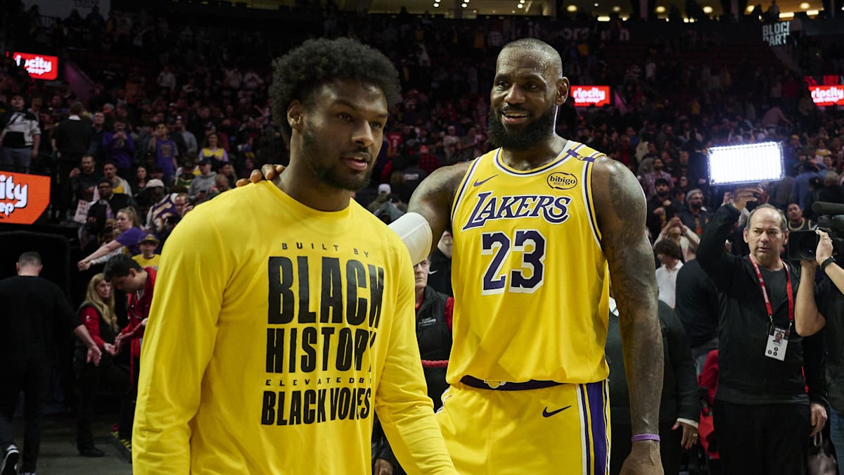 LeBron James Had Fired-Up Two-Word Message for Son Bronny After Viral Dunk