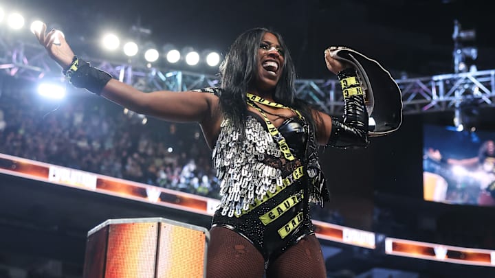 Naomi Announces Pregnancy, Relinquishes Women's World Championship On WWE Raw