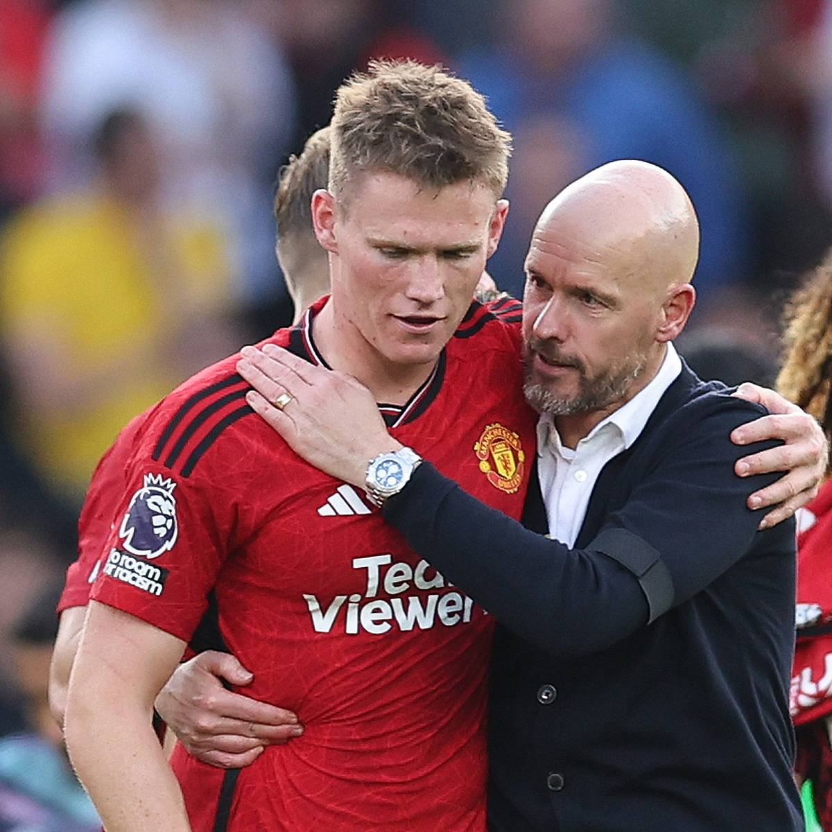 Napoli enter talks with Man Utd for goalscoring midfielder - report