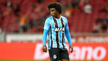 Grêmio quer se aproximar do pelotão de frente do Brasileirão  